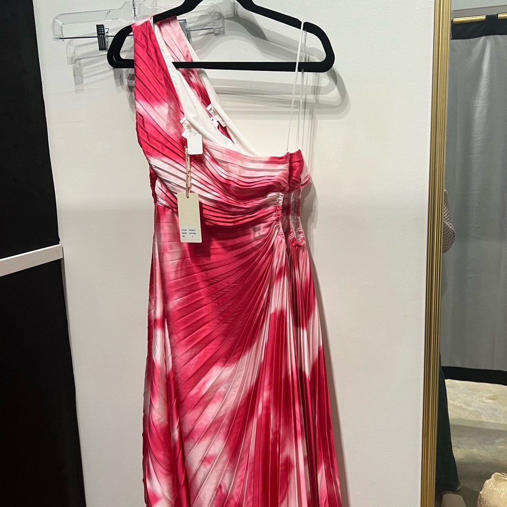 Privé One Shoulder Pink Pleated Dress